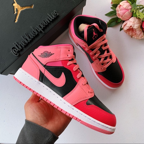 Air Jordan 1 Mid NWT - Picture 4 of 12